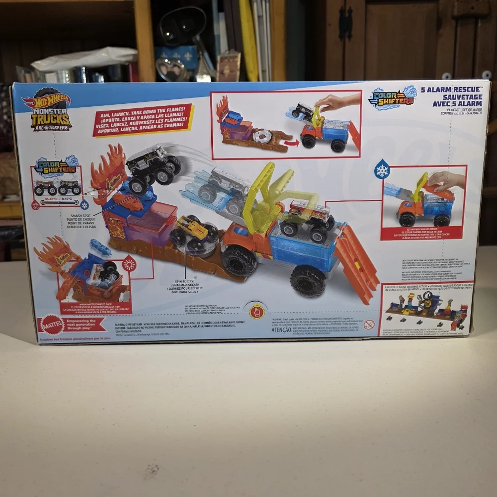 Hot Wheels Monster Trucks Arena Smashers Color Shifters 5 Alarm Rescue NEW Box